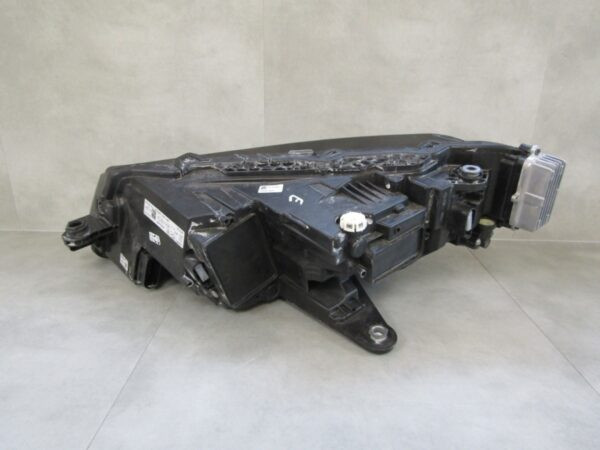 Koplamp Skoda Superb 3 III FACELIFT LED 19-24 3V1941016C RECHTS Q957/K4 2E