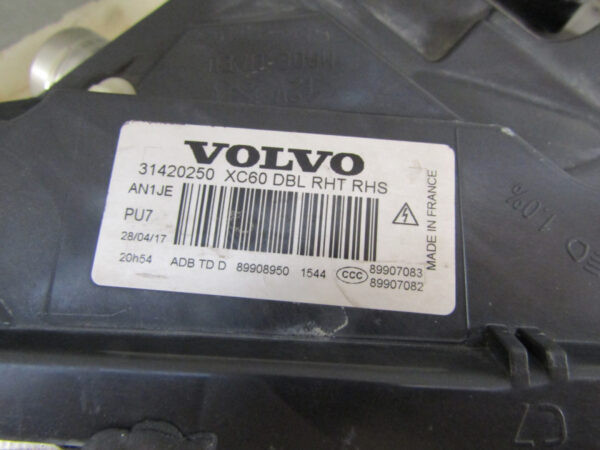 KOPLAMP Volvo XC60 I FACELIFT XENON 13-17 31420250 RECHTS Q887/K4 15F