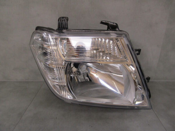 Koplamp Nissan Navara 3 III D40 FACELIFT STANDAARD 10- 26010 5X10B RECHTS Q894/K4 15G