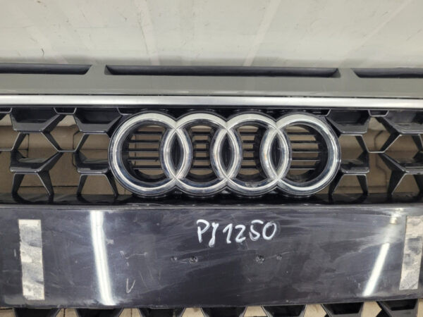Bumper Audi A1 S-LINE II 82A 18-82A807437 Voorbumper PJ1250