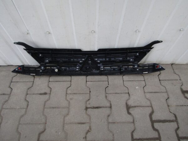 Bumper Mitsubishi Outlander 3 Hybryda faceLift 6410G227ZZ Voorbumper MZ13