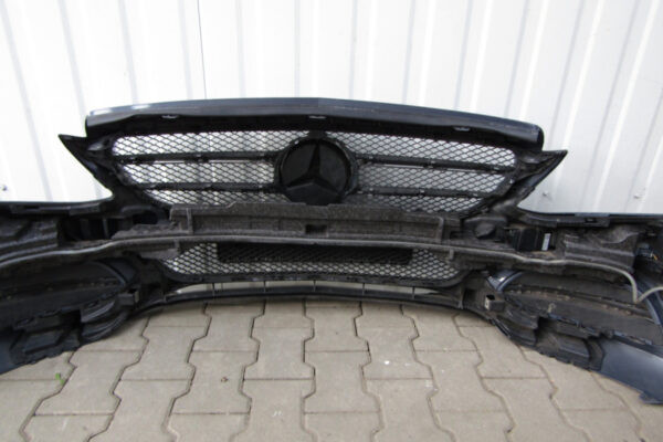 Bumper MERCEDES C-KLASSE W205 AVANTGARDE 14-Voorbumper MZ473
