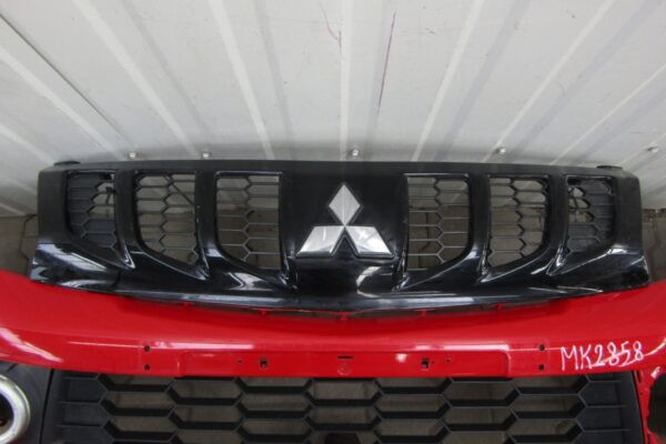 Bumper Mitsubishi L200 5 V 15- 6400F763 Voorbumper MK2858