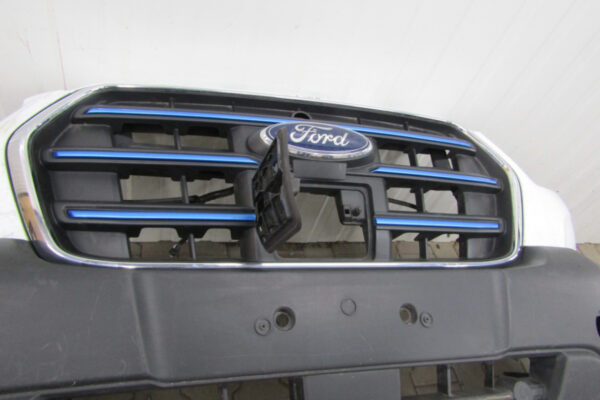 Bumper E-Transit E Transit Mk8 VIII faceLift 20-KK31-R17757-A Voorbumper HK609