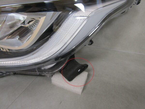 KOPLAMP TOYOTA YARIS IV 4 MAZDA 2 LED LH LINKS 20- A1348/5K/14A