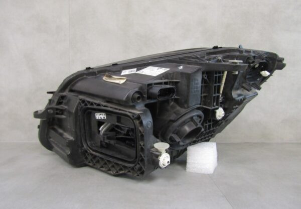 Koplamp MERCEDES C KLASSE W205 LED PERFORMANCE RECHTS 18- A2059066006 A1256/4K/14C