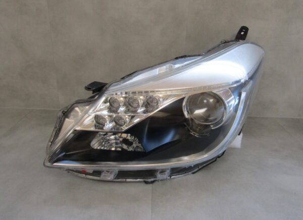 KOPLAMP TOYOTA YARIS 3 III HYBRIDE STANDAARD LED 12-14 LH LINKS A1288/5K/8C