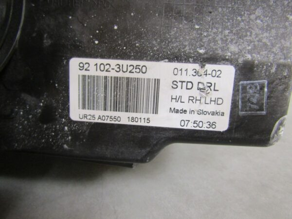 KOPLAMP KIA SPORTAGE 3 NORMALE LENS + LED 10-15 LINKS A1326/5K/6E