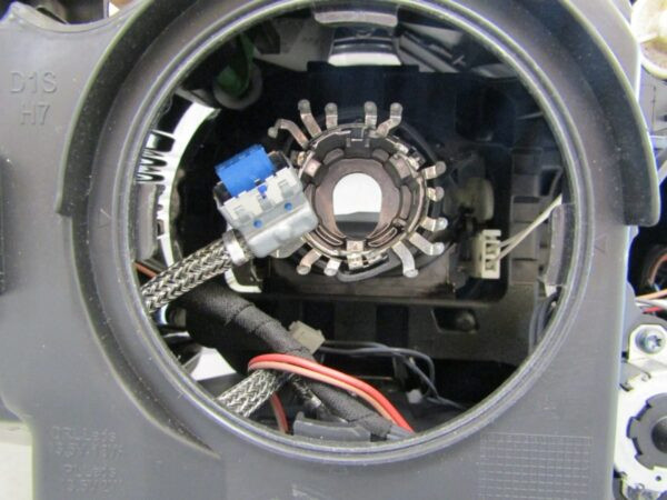 KOPLAMP BMW X1 E84 FACELIFT XENON 12-15 6311 7290239 LINKS Q1041/B205