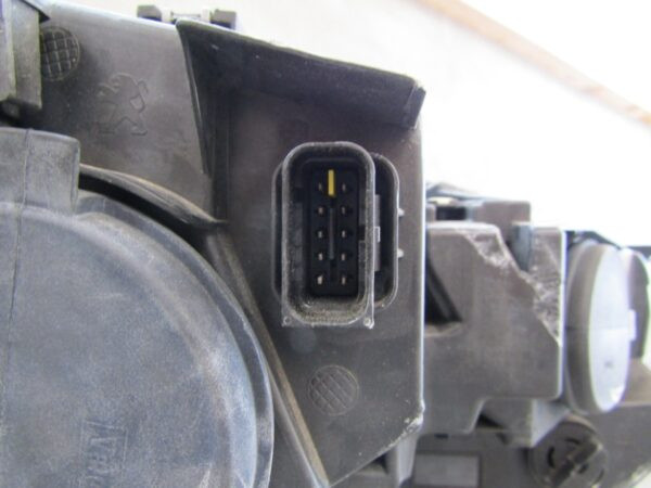 KOPLAMP PEUGEOT PARTNER 4 IV RIFTER STANDAARD 18-23 LH LINKS 9816826980 S1130/B171