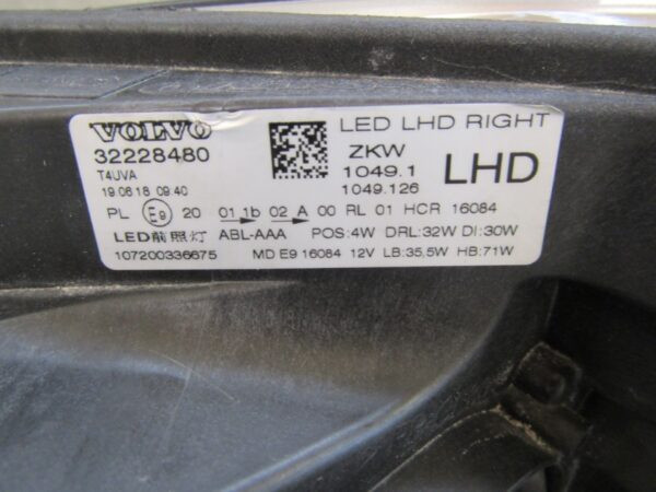 Koplamp Volvo V40 2 II FACELIFT FULL LED 16-19 32228480 RECHTS Q1039/C132