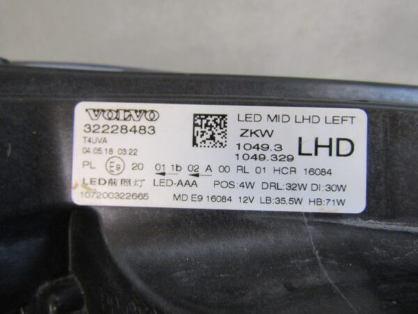 KOPLAMP Volvo V40 2 II FACELIFT MID LED 16-19 LH 32228483 LINKS Q1112/C73