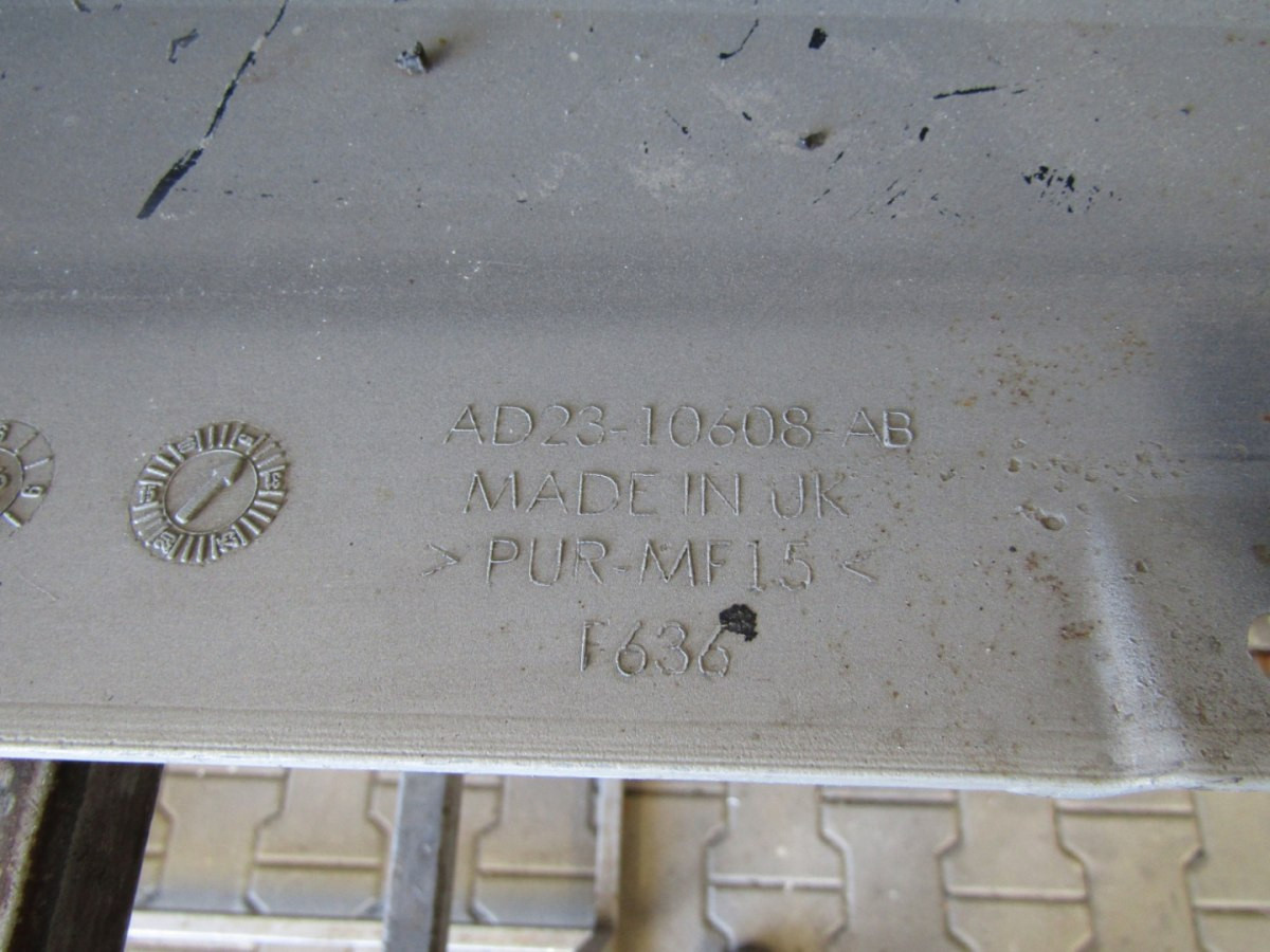 Zijskirt Links Dorpellijst Aston Martin Vantage S V12 ad2386907402 Dorpel P11911