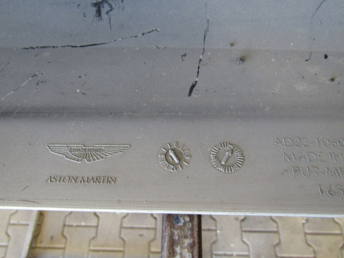 Zijskirt Links Dorpellijst Aston Martin Vantage S V12 ad2386907402 Dorpel P11911