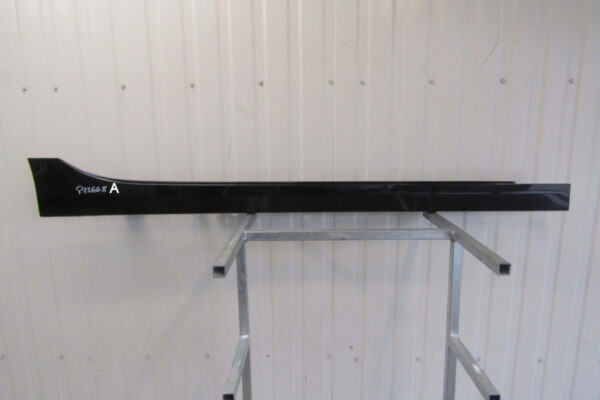 Zijskirt Dorpellijst Rechts BMW 1 F40 2 F44 19-Dorpel 51777461382 P12668A