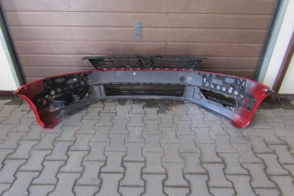 Bumper Volkswagen VW Passat B7 3AA 10-14 3AA807221 Voorbumper Q2578