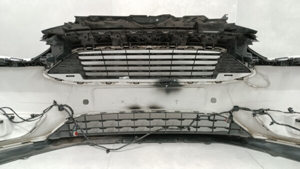 Bumper Ford Focus Mk3 III FACELIFT 14- F1EB-17757-AJ Voorbumper HK1137