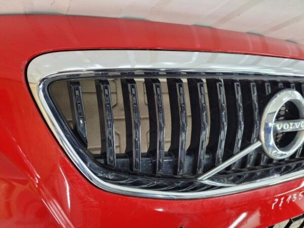 Bumper Volvo V40 2 II Cross Country FACELIFT 16-19  31353310 Voorbumper PJ1355