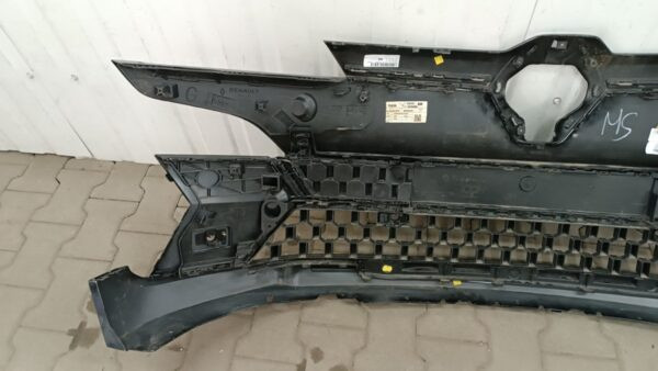 Bumper RENAULT MEGANE V 5 E-TECH 22- / + narożnik Voorbumper HK937