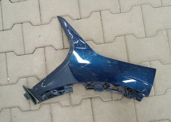 Bumper RENAULT MEGANE V 5 E-TECH 22- / + narożnik Voorbumper HK937