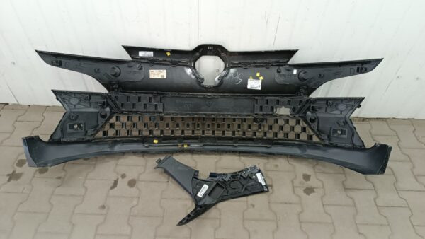 Bumper RENAULT MEGANE V 5 E-TECH 22- / + narożnik Voorbumper HK937