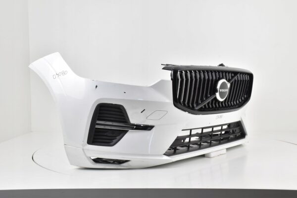 Bumper VOLVO XC60 XC 60 II FACELIFT MOMENTUM  Voorbumper 03080