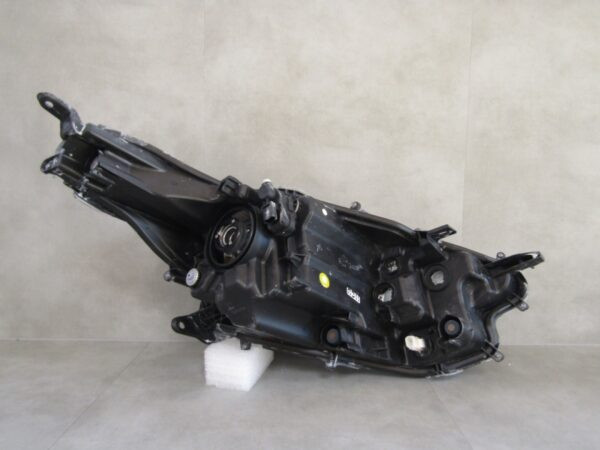 KOPLAMP TOYOTA YARIS 4 IV STANDAARD LENS 20- / MAZDA 2 22- LH A1406/4K/15D