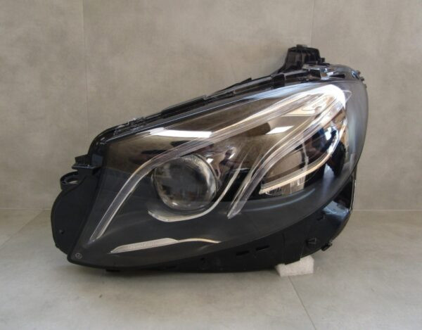 Koplamp Mercedes E KLASSE W213 Full LED Multibeam BLAUW LED Hybride 16-20 LH A2139064704 S1388/k4/16B