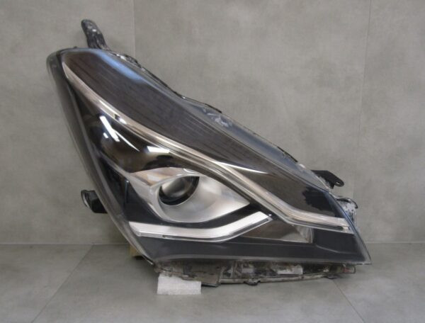 KOPLAMP TOYOTA YARIS 3 III FACELIFT STANDAARD LENS + LED 17-20 RH RECHTS S1297/C231