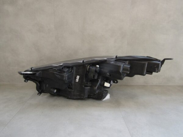 KOPLAMP TOYOTA YARIS IV 4 LED RECHTS MAZDA 2 20- S1338/B56