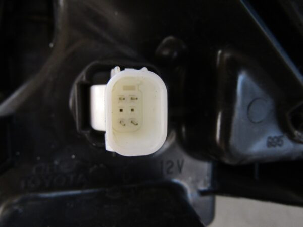 KOPLAMP TOYOTA YARIS IV 4 LED RECHTS MAZDA 2 20- S1338/B56
