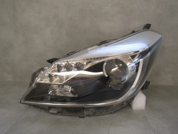 KOPLAMP Toyota Yaris 3 III HYBRIDE Standaard Lens 12-14 LH Links Q1268/C178