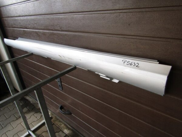 Zijskirt Links Dorpellijst Mercedes C-Klasse 205 Afdekking 9441015930 Dorpel P5632