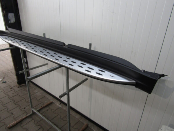 Zijskirt Dorpellijst Links Mercedes EQC N293 19 Graden a2936981500 Dorpel P14025
