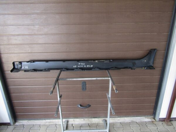 Zijskirt Dorpellijst Rechts Jaguar XF X250 07- Rechts 8544670368 Dorpel P770