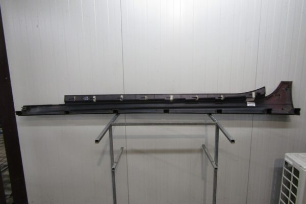 Zijskirt Dorpellijst Rechts Maserati GHIBLI M157 13- 670010791 Dorpel P15906
