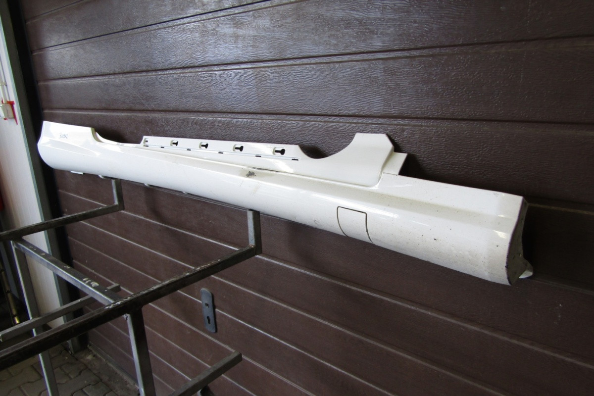 Zijskirt Dorpellijst Rechts Mercedes E 207 AMG Cabrio a2076901040 Dorpel P11942