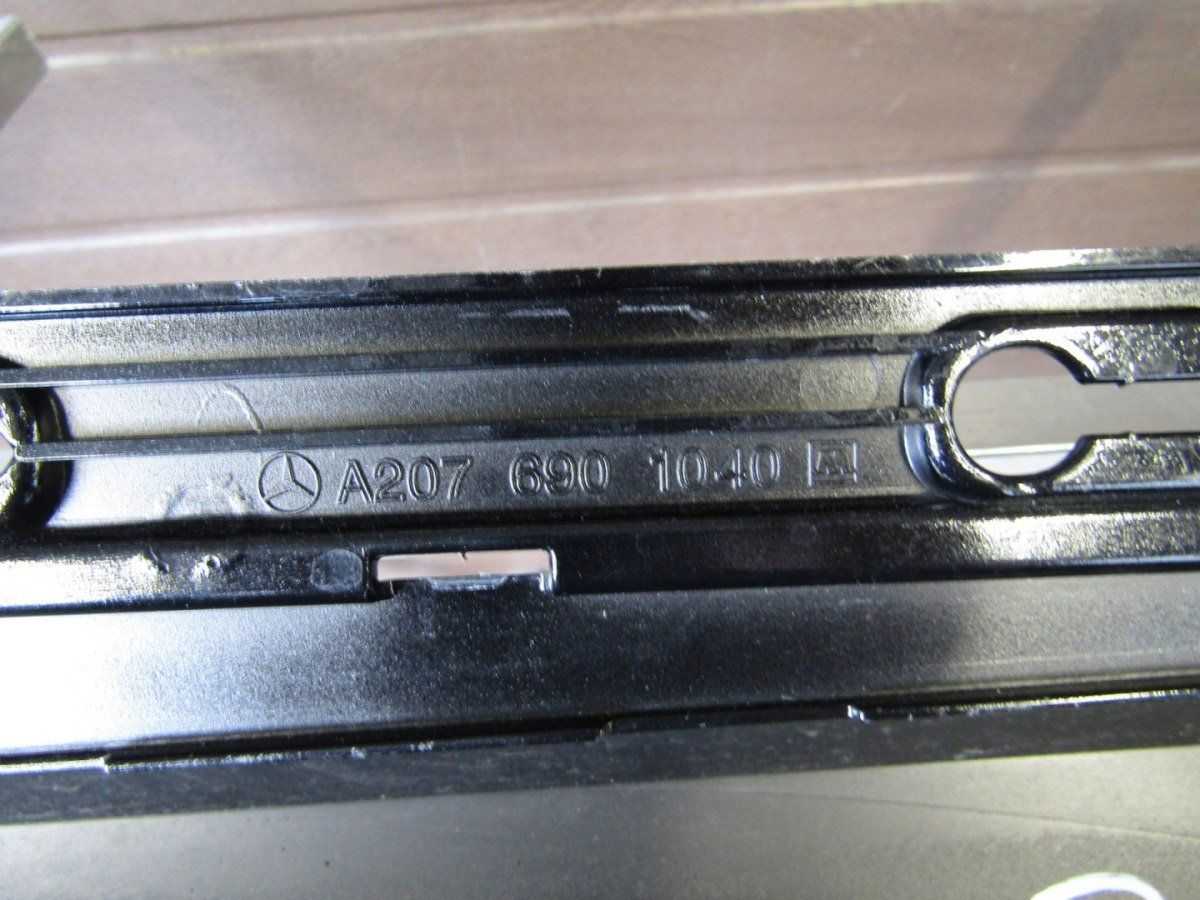 Zijskirt Dorpellijst Rechts Mercedes E 207 AMG Cabrio a2076901040 Dorpel P12238