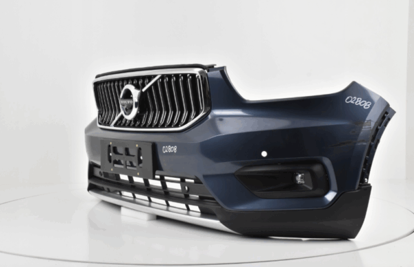 Bumper VOLVO XC40 XC 40 PRE-FACELIFT 2018-  Voorbumper 02808