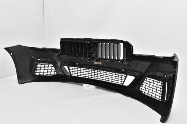 Bumper BMW 5 SERIE G30 LCI FACELIFT M PAKKET M-PAKKET C5E  Voorbumper 00379