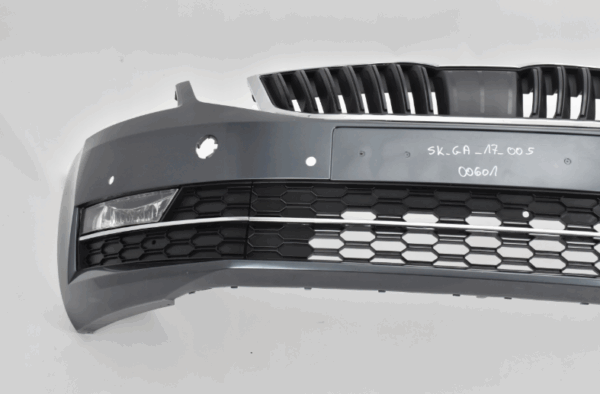 Bumper SKODA OCTAVIA III 2017 4XPDC Voorbumper 00601