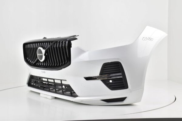Bumper VOLVO XC60 XC 60 II FACELIFT MOMENTUM  Voorbumper 03080
