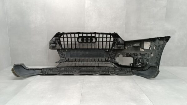 Bumper Audi Q3 8U0 11-14 / + 1x halogeen 8U0807438b Voorbumper HK1115