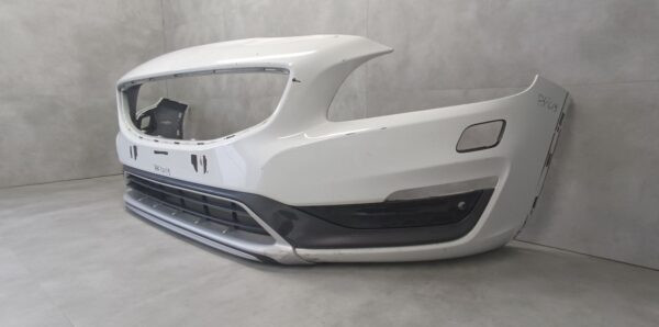 Bumper Volvo S60 V60 Facelift 13-18 31323831 Voorbumper HK1019