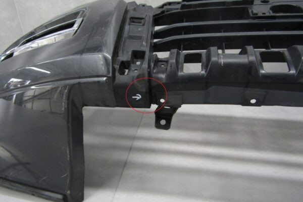 Bumper Mitsubishi Pajero IV 4 FACELIFT 15-20 6400G152ZZ Voorbumper MK4642