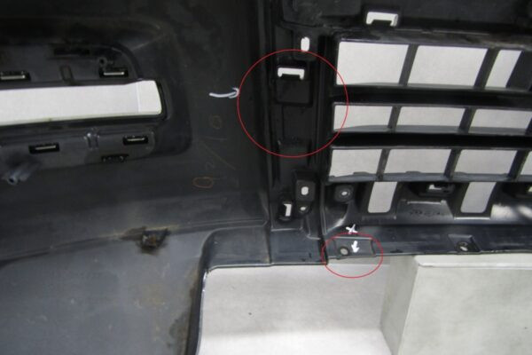 Bumper Mitsubishi Pajero IV 4 FACELIFT 15-20 6400G152ZZ Voorbumper MK4642