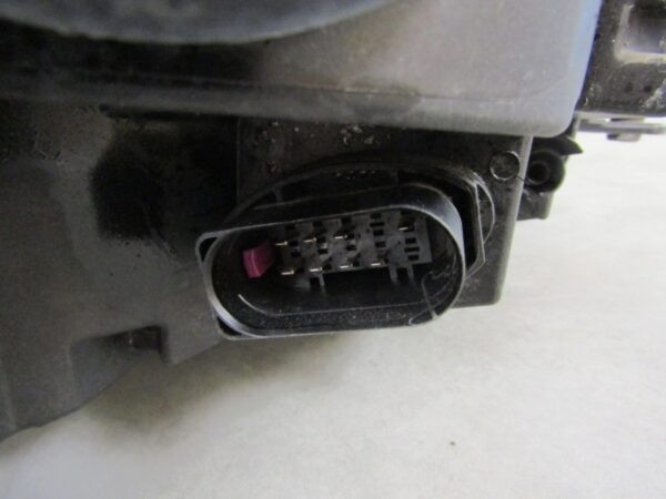 Koplamp VOLKSWAGEN CADDY 2K8 IV STANDAARD 20- LH Links 2K8941005 A1568/4K/12F