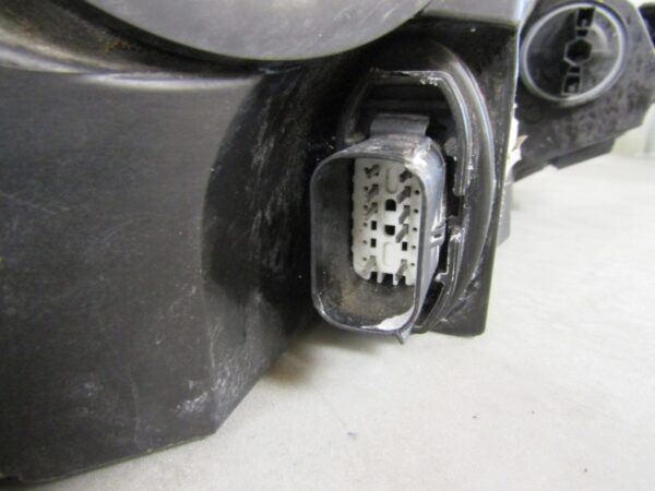 KOPLAMP FORD FIESTA MK8 VOORLAMP STANDAARD 17-21 LH LINKS  A1513/5K/6E