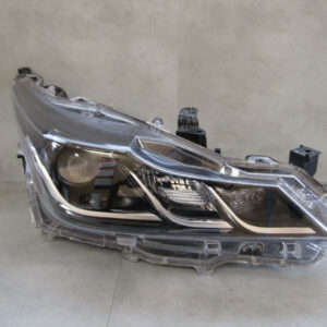 Koplamp Toyota Corolla E21 SEDAN REGULAR LENS 18- RH 81110-02T31 Q1352/K4 6B