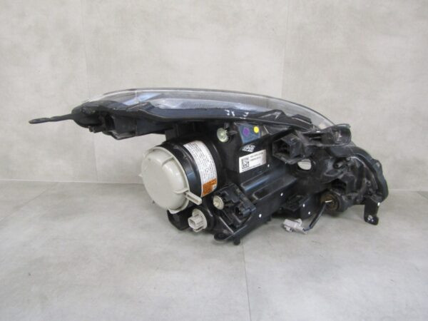 Koplamp  Suzuki Baleno XENON NIET-DRAAIEND 15- LH Links 100-18513 Q1375/K5 3A